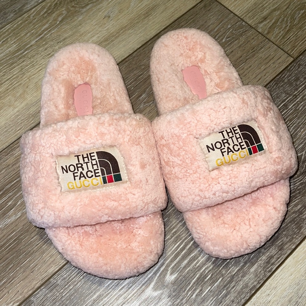 ⚜️ The north face Gucci slides ⚜️